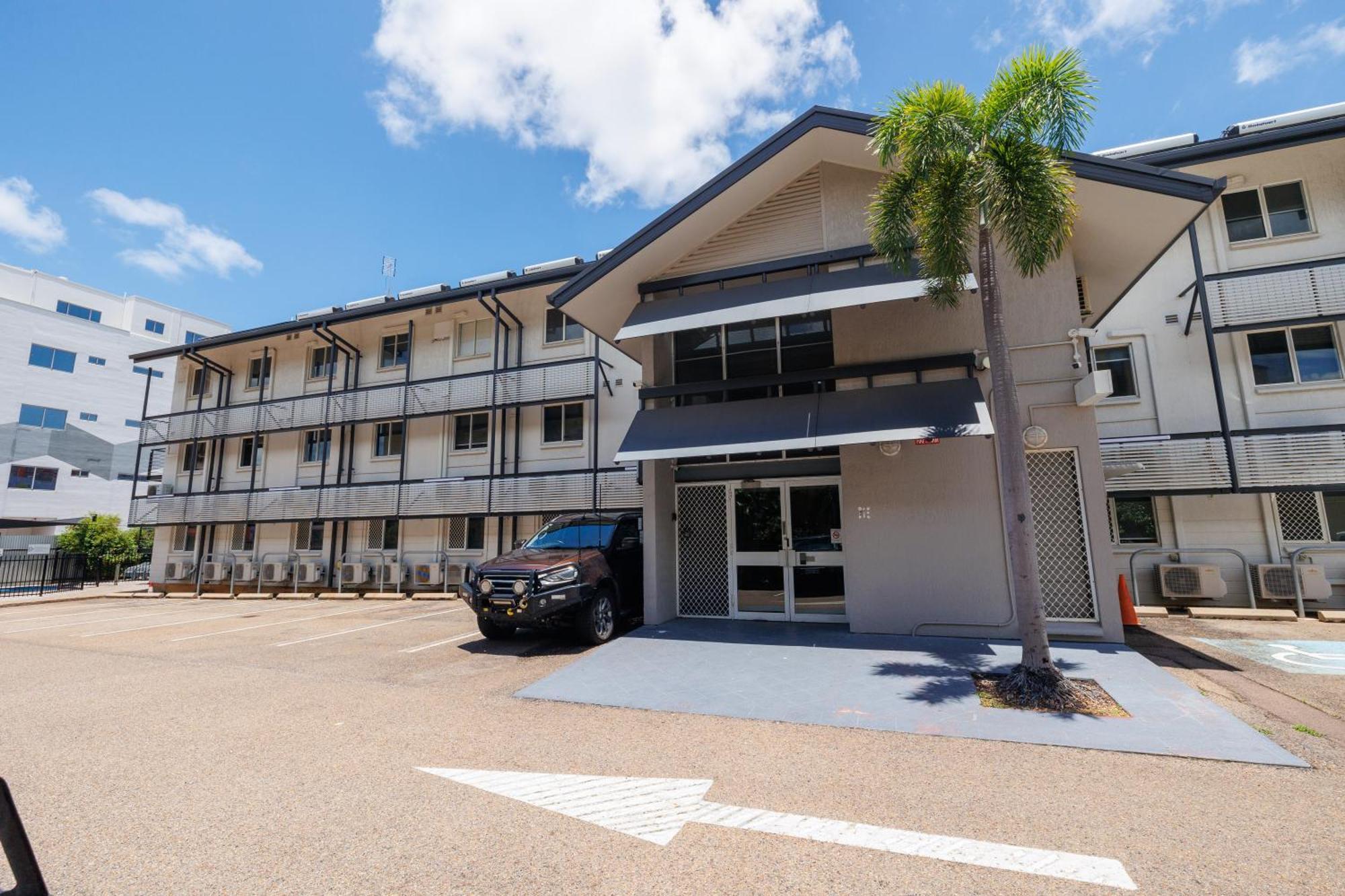 Dch On Mitchell Hotel Darwin Exterior photo